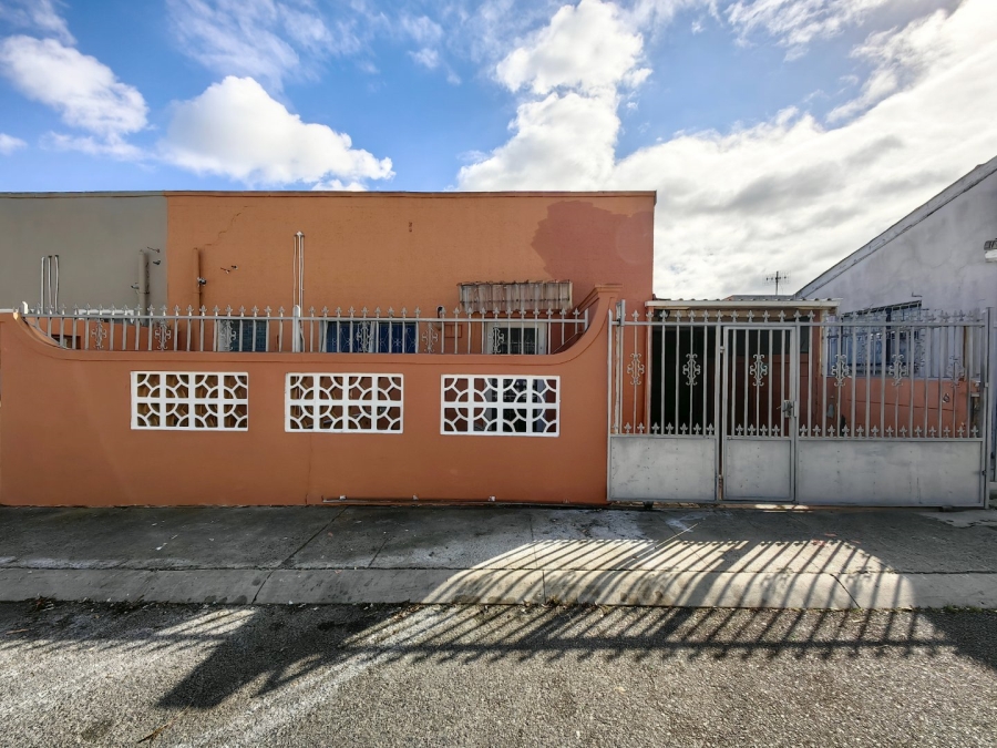 3 Bedroom Property for Sale in Westridge Western Cape